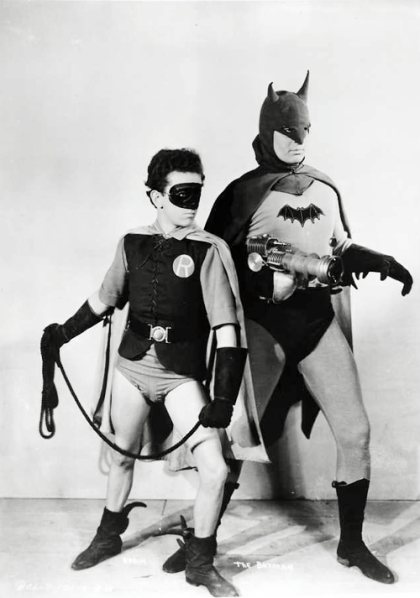 lewis-wilson-as-batman-and-douglas-croft-as-robin-for-the-batman-15-chapter-serial-1943
